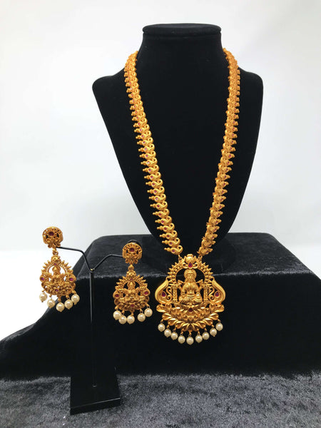 Chandbali Temple Earrings