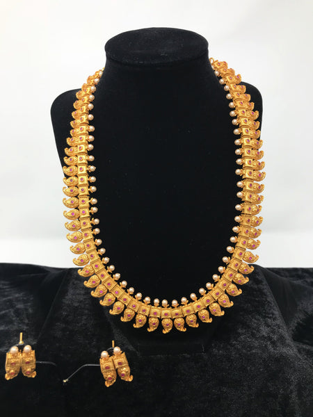 Temple Neck Fitting Jewelry Set